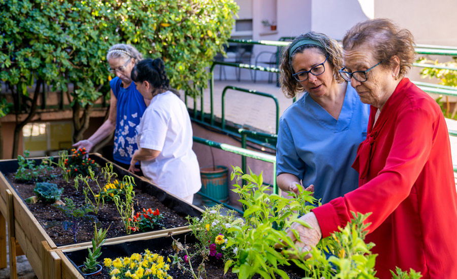 What Activities Are Suitable For People With Dementia In Care Homes - Churchfields Nursing Home